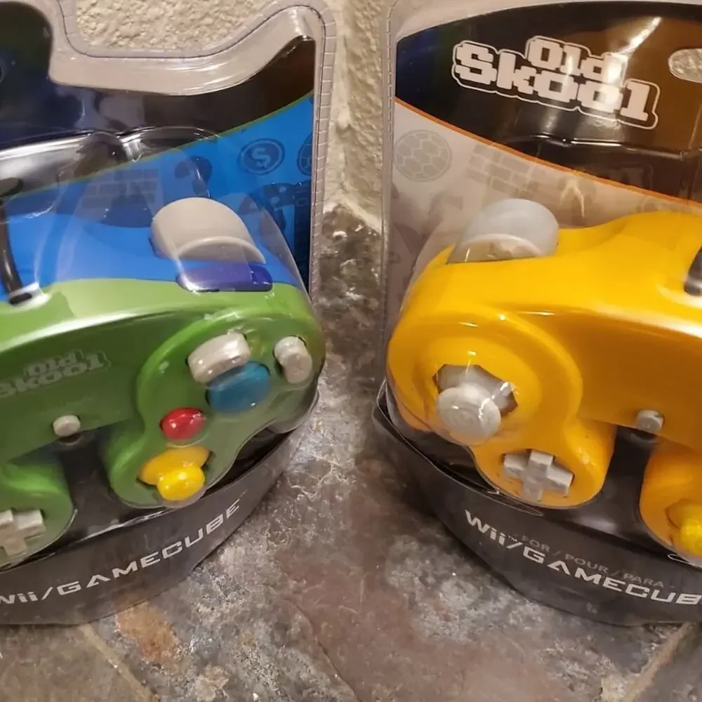 2 Gamecube Controllers - Green & Orange (NEW) - Nintendo - Old Skool